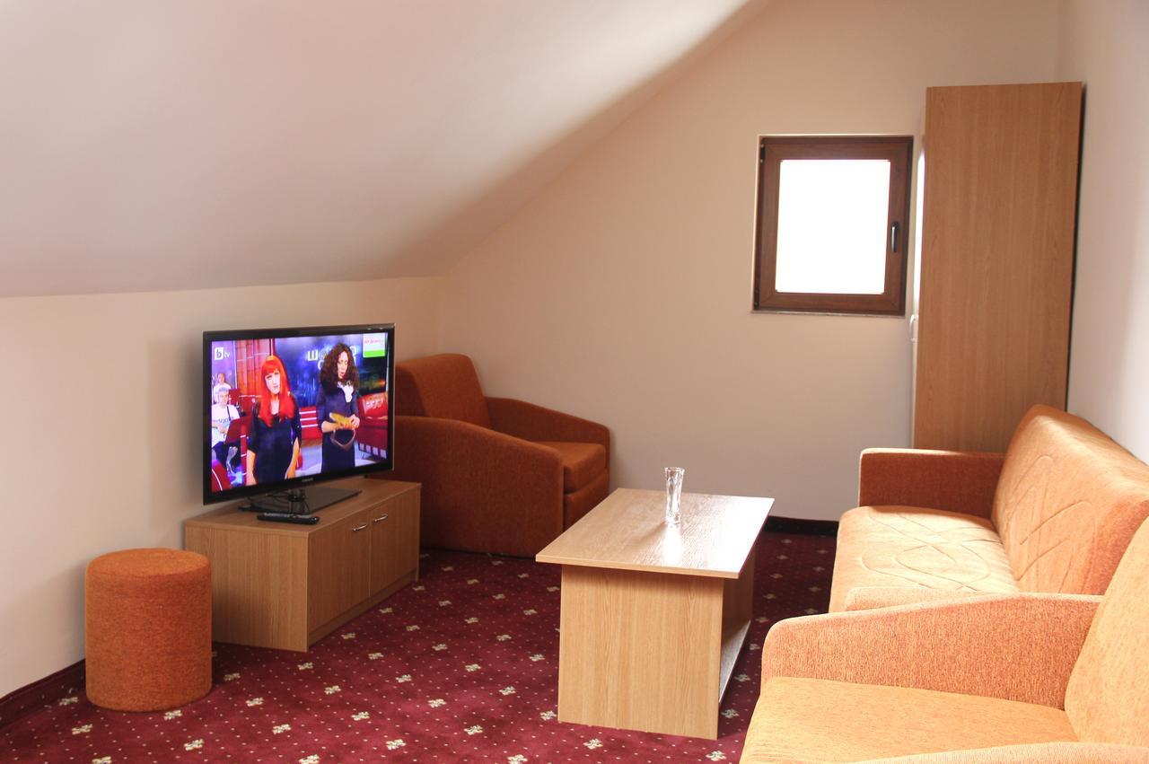 Hotel Coop Rozhen パンポロボ エクステリア 写真