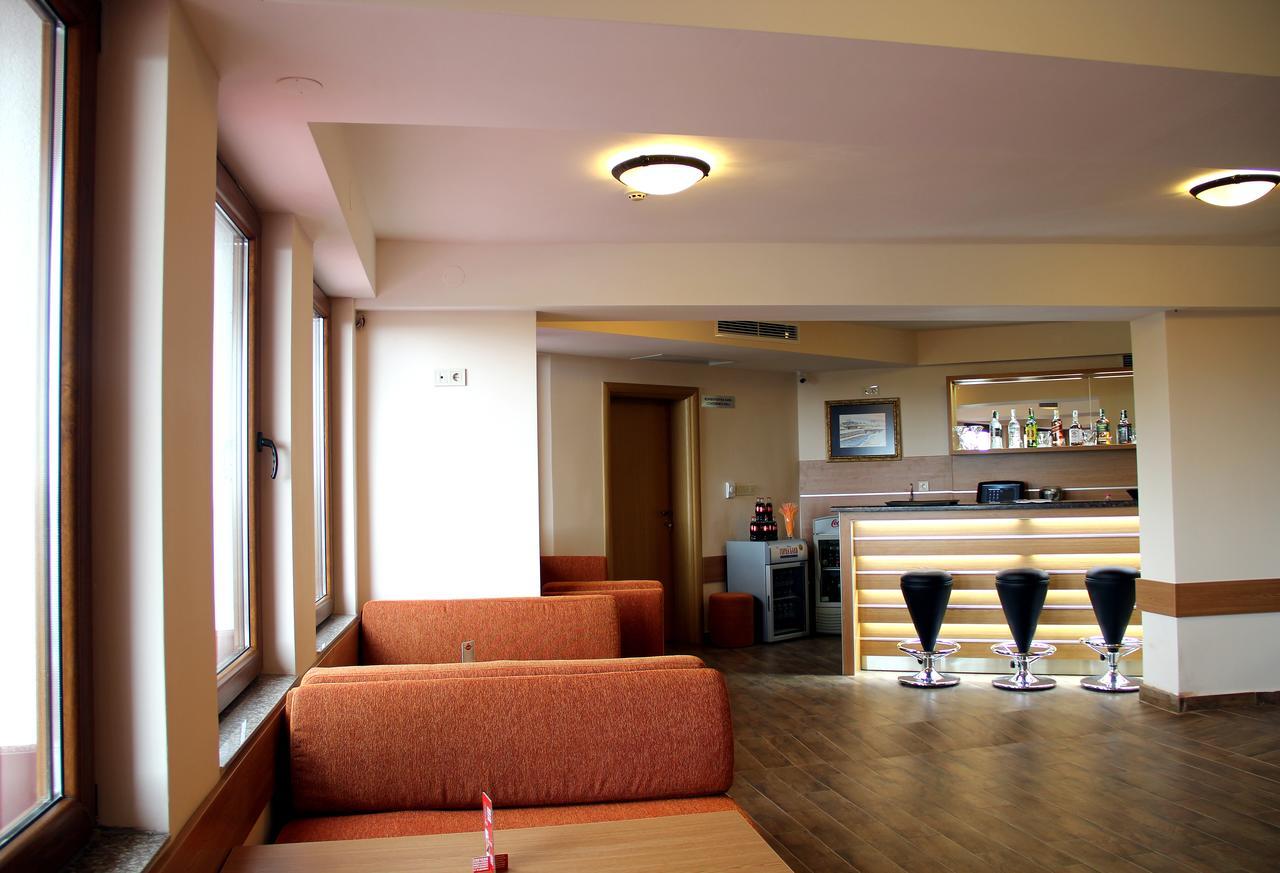 Hotel Coop Rozhen パンポロボ エクステリア 写真