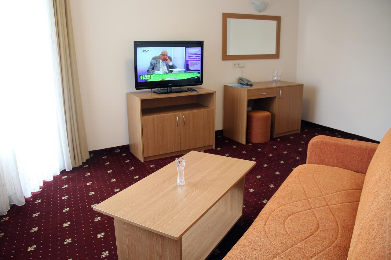 Hotel Coop Rozhen パンポロボ エクステリア 写真