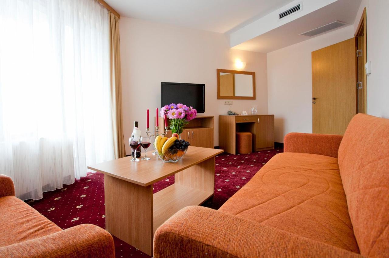 Hotel Coop Rozhen パンポロボ エクステリア 写真