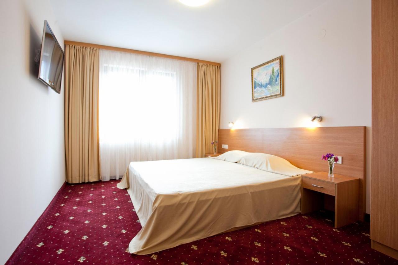 Hotel Coop Rozhen パンポロボ エクステリア 写真